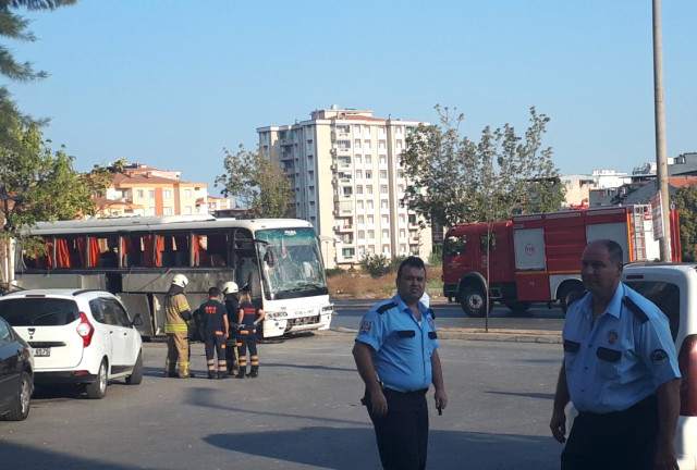 Zibil qutusuna qoyulan bomba, avtobus keçərkən PARTLADI -   8 nəfər yaralandı (VİDEO)