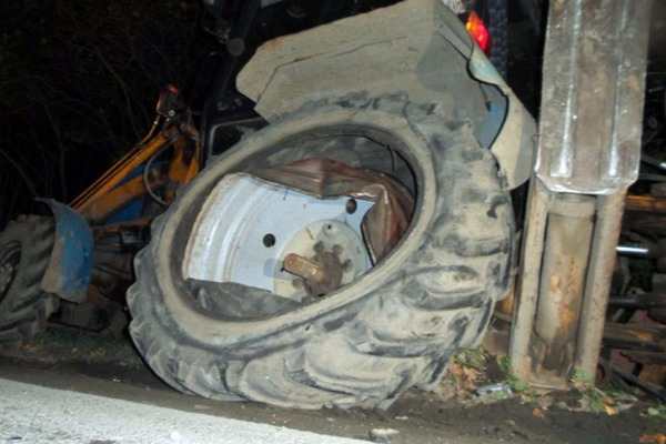 Qusarda traktor aşıb,   sürücü öldü