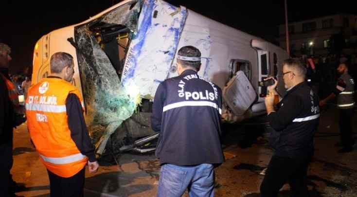  DƏHŞƏTLİ QƏZA: Avtobus yük maşını ilə toqquşdu -  31 yaralı - FOTO
