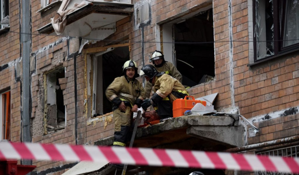 Yaşayış binasında partlayış: 5 nəfər yaralandı, 50 sakin təxliyə edildi - FOTO