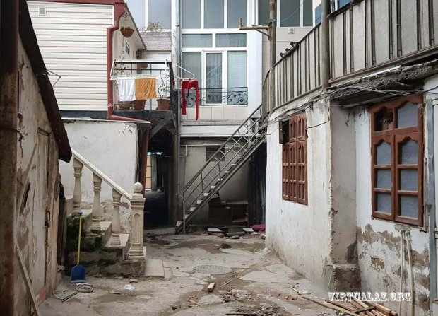 İcra başçısı tarixi binanı   SÖKDÜRÜR (FOTO)