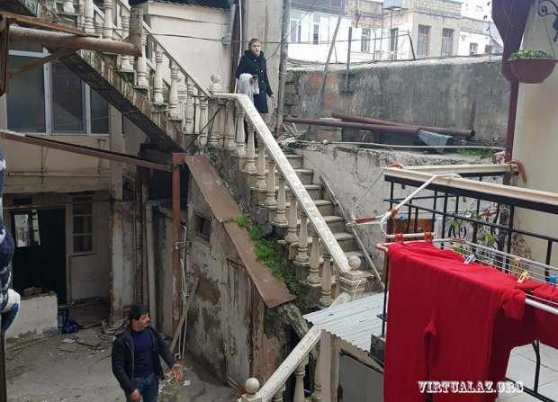 İcra başçısı tarixi binanı   SÖKDÜRÜR (FOTO)