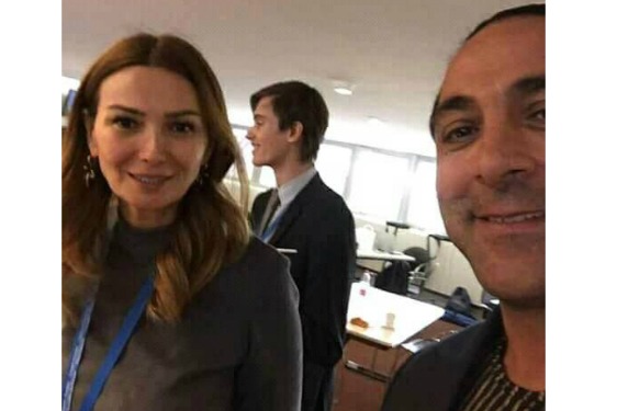 Qənirə Paşayeva Orduxanla çəkilən selfie fotosundan   DANIŞDI