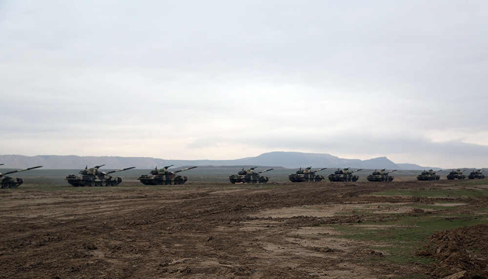 Əks-hücum əməliyyatlarına tanklar qoşuldu   - VİDEO
