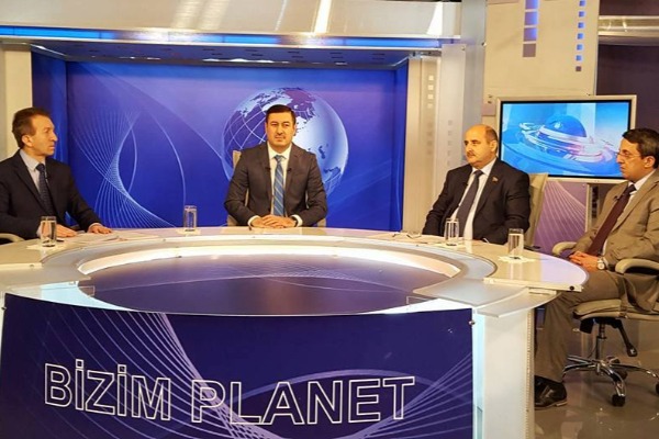 Bizim planet ABŞ-ın ikili standartlarını pislədi 