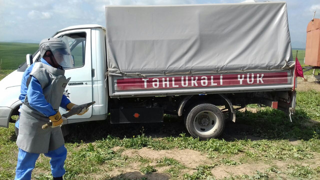 Zəng etməsəydi partlayış olacaqdı -  Raket mərmisi tapıldı (FOTO)