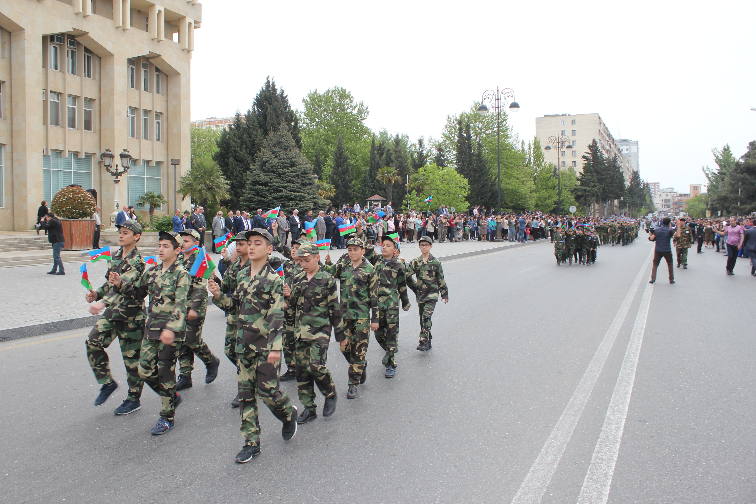 Nizami rayonunda hərbi parad keçirildi    - FOTOLAR