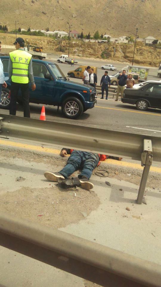 Bakıda DƏHŞƏTLİ QƏZA:  polis maşınını vurdu, bir nəfər öldü - FOTO