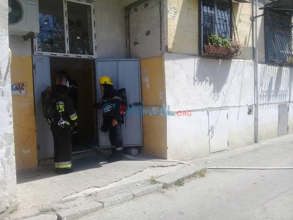 Bakıda Nikoil Banka dollar borcu olan qadın -  ÖZÜNÜ YANDIRMAQ İSTƏYİR (FOTOLAR)