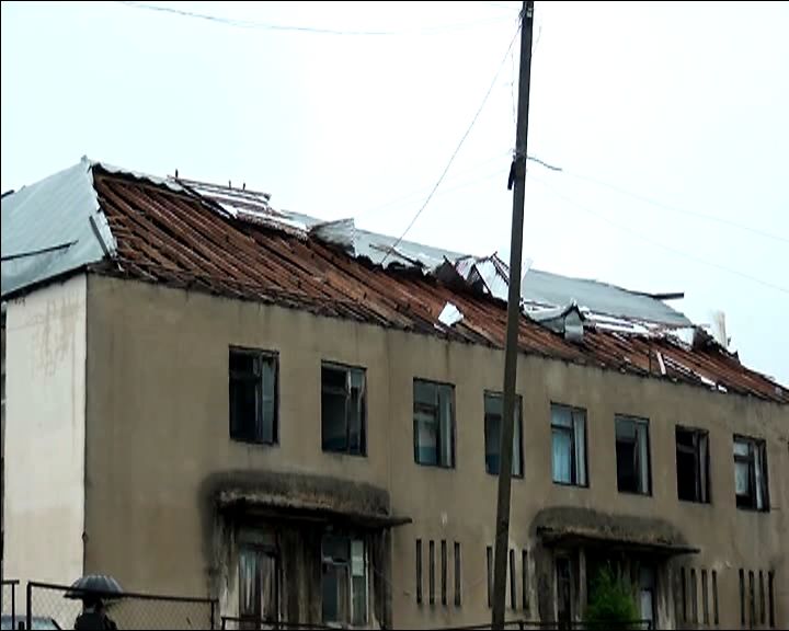 Azərbaycanda iki rayon TƏHLÜKƏDƏ: Güclü sel gəldi və qasırğa oldu (FOTOLAR)