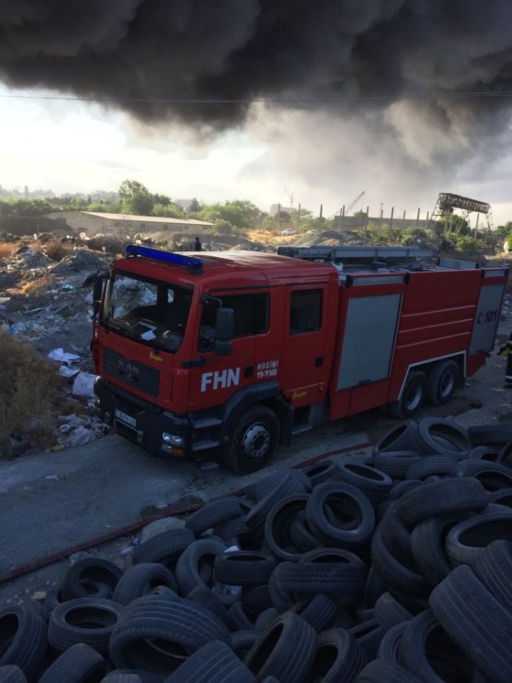 Bakını bürüyən qatı tüstünün səbəbi   - FOTOLAR