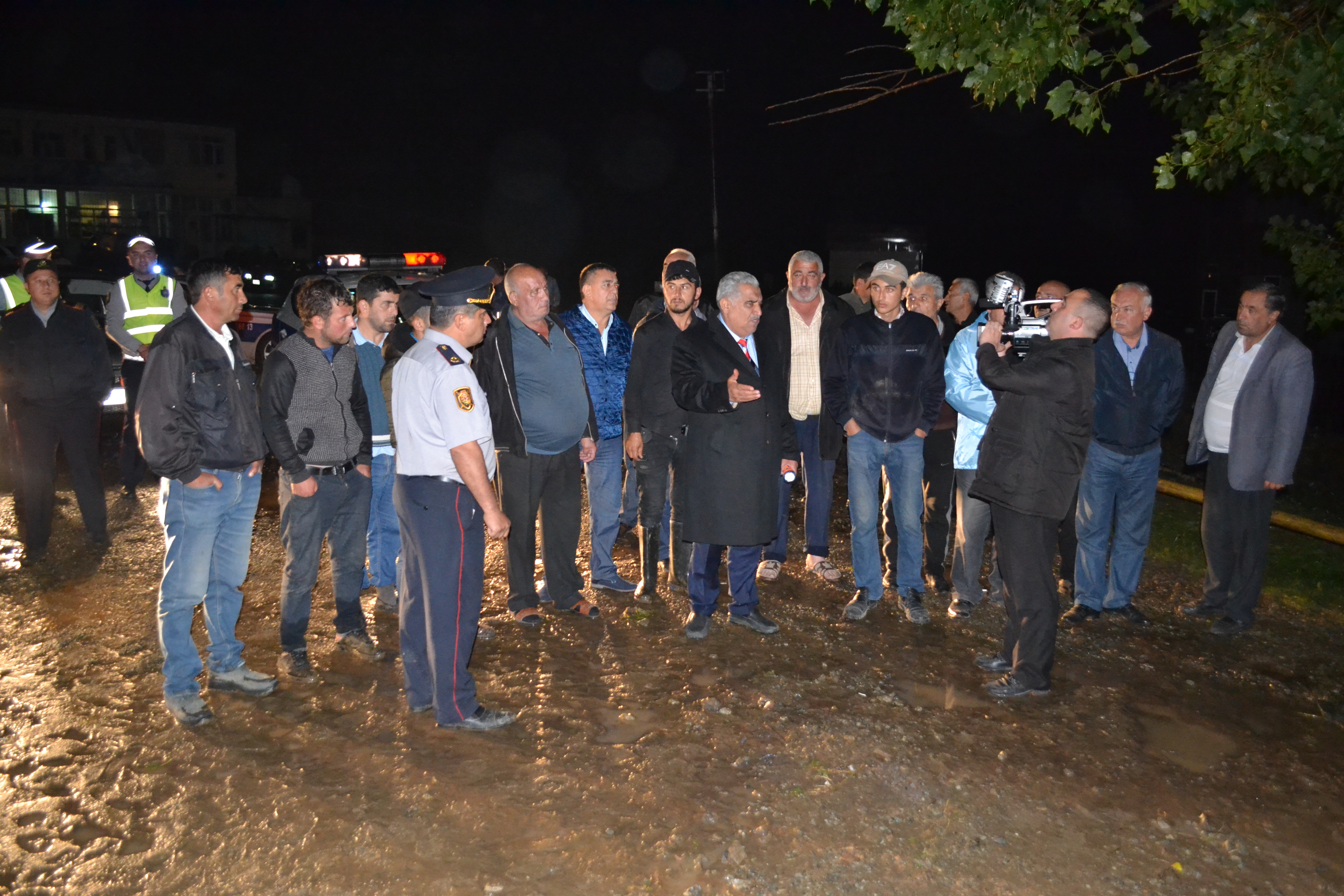 Daşkəsəndə təbii fəlakət:  Evlər, körpülər dağıldı, xəsarət alanlar var (FOTOLAR)