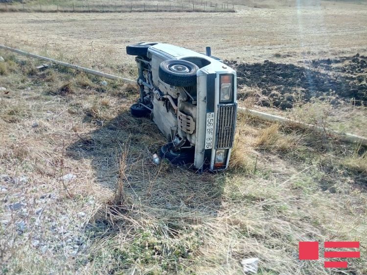 Şamaxıda qanlı olay - həmkəndlisinin maşınını aşırdı,sonra isə 3 nəfəri DÖYDÜ - FOTO