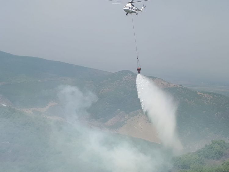 Tənkəmər dağında yanğınsöndürmə işləri davam etdirilir  - FOTO