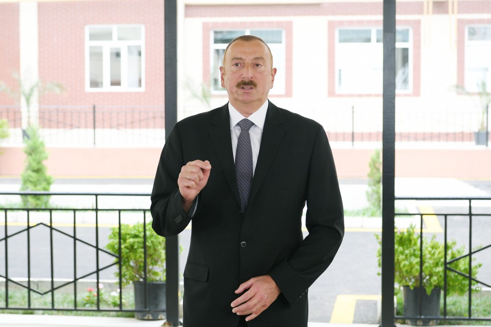 Prezident və xanımı Lökbatanda əlil və şəhid ailələri ilə görüşdü    - FOTO (YENİLƏNİB-2) 