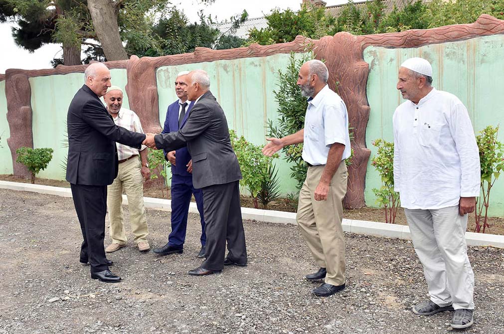 Zakir Fərəcov Hacı Bəyverdi məscidində    - FOTOLAR