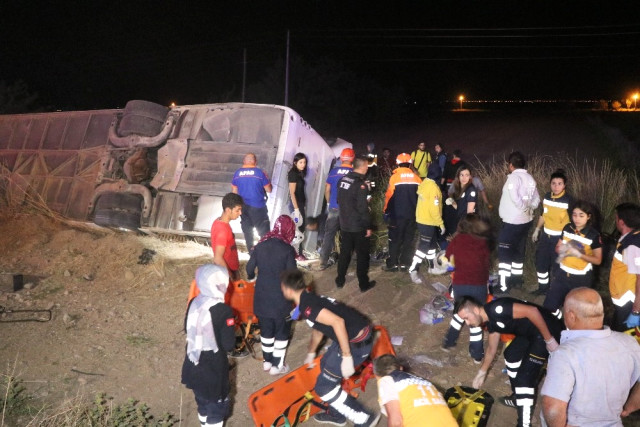 Sərnişin avtobusu AŞDI:   6 nəfər öldü, 44-ü yaralandı (FOTOLAR)