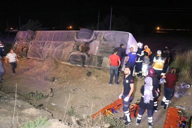 Sərnişin avtobusu AŞDI:   6 nəfər öldü, 44-ü yaralandı (FOTOLAR)
