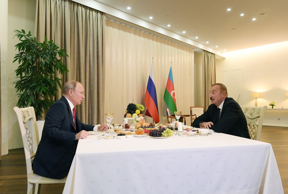Əliyev və Putin çay süfrəsində    - FOTOLAR