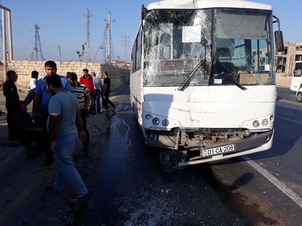 Bakıda iki avtobus TOQQUŞDU     - YARALILAR VAR (FOTOLAR)