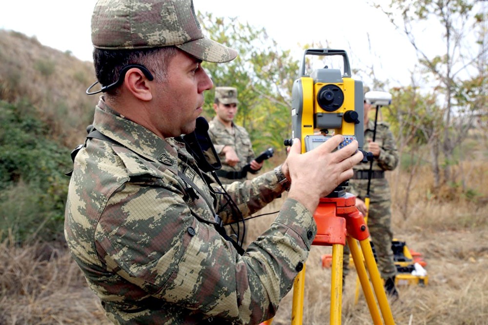 Topoqrafiya hərbi hissəsinin döyüş hazırlığı yoxlanıldı 