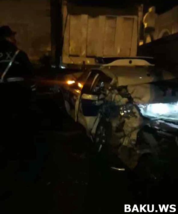 Bakıda AÄžIR QƏZA:   YPX avtomobili 2 yük maşınına çırpıldı (VİDEO)