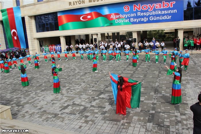 Abşeronda Dövlət Bayrağı Günü münasibəti ilə tədbir keçirilib -  FOTOLAR