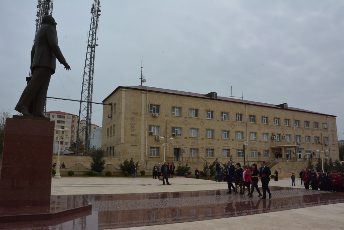 Qaradağ məktəbliləri Ölkəmizi tanıyaq tur-aksiyasında - FOTOLAR