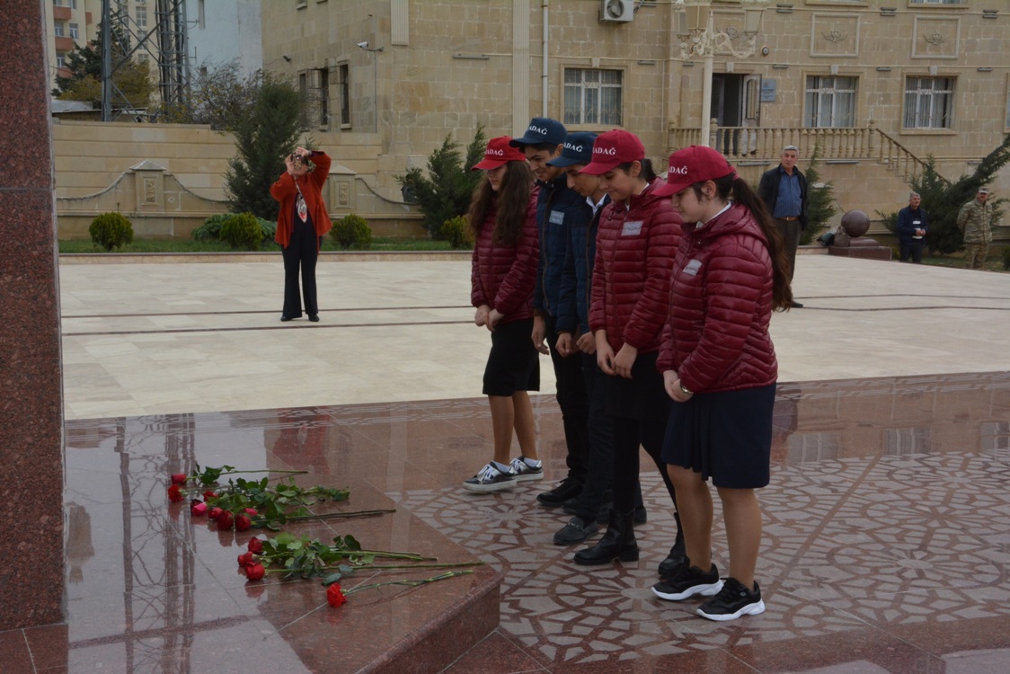 Qaradağ məktəbliləri Ölkəmizi tanıyaq tur-aksiyasında - FOTOLAR