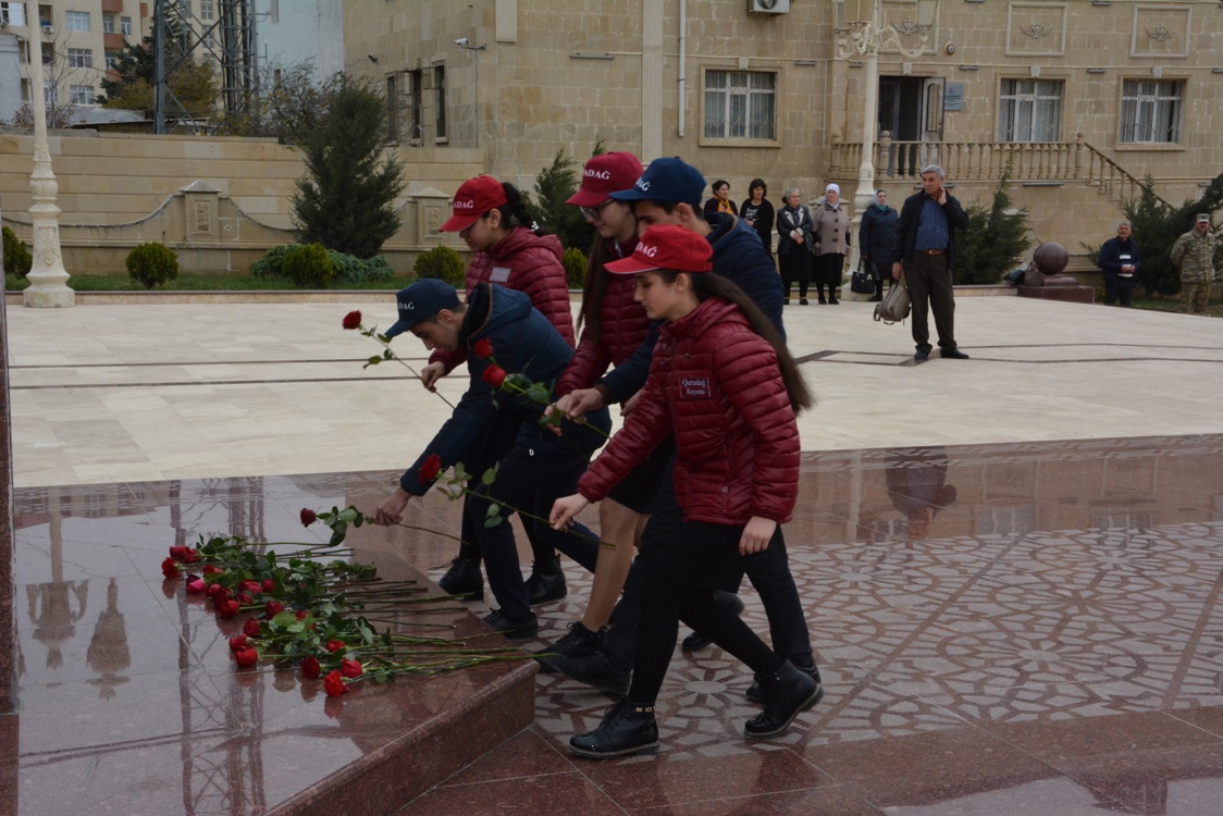 Qaradağ məktəbliləri Ölkəmizi tanıyaq tur-aksiyasında - FOTOLAR