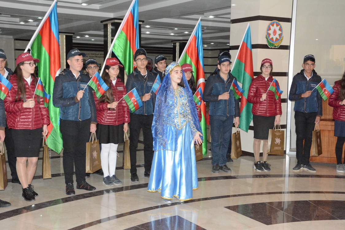 Qaradağ məktəbliləri Ölkəmizi tanıyaq tur-aksiyasında - FOTOLAR