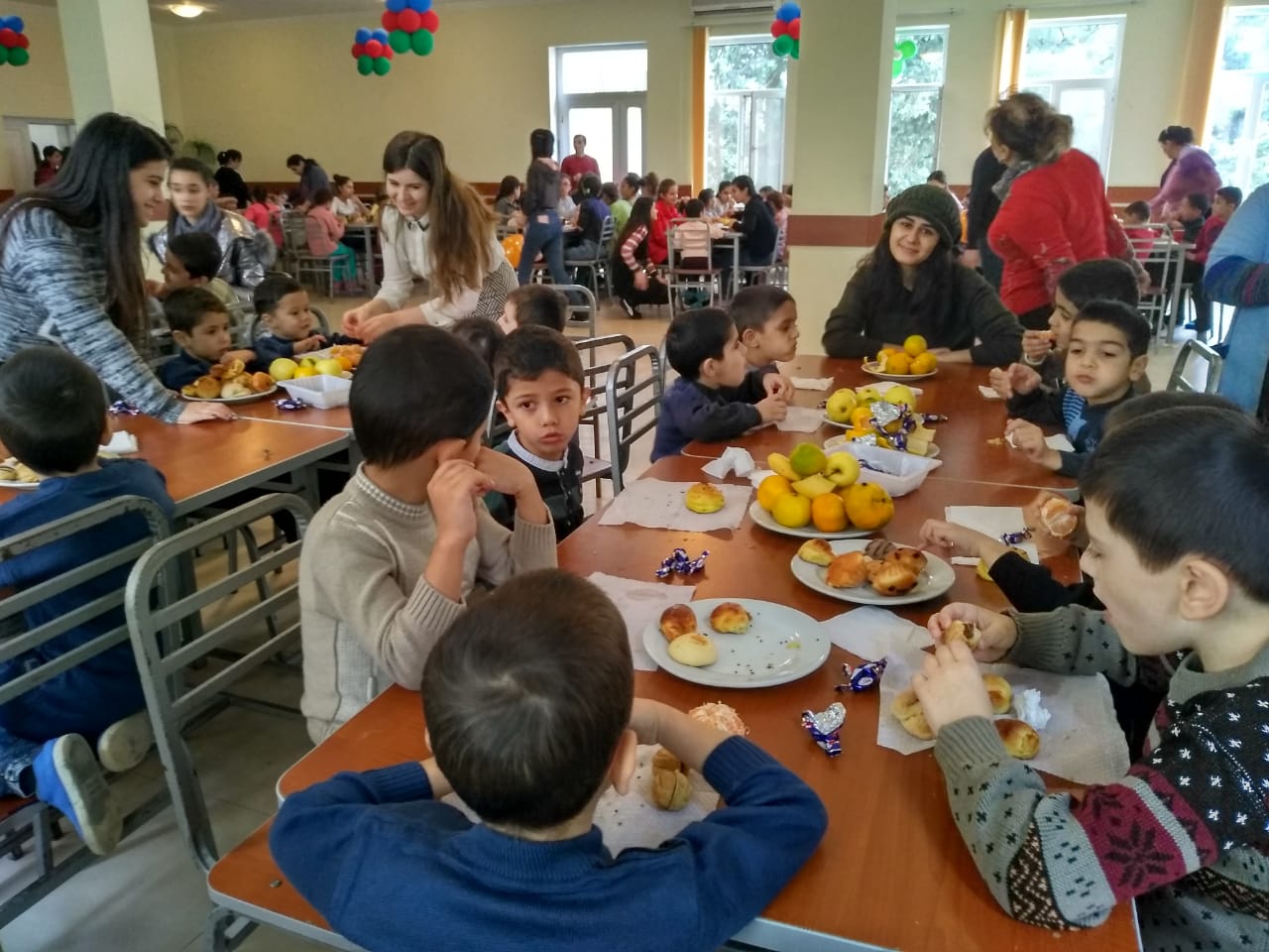 ATMU valideyn himayəsindən məhrum uşaqlari unutmur  - FOTO