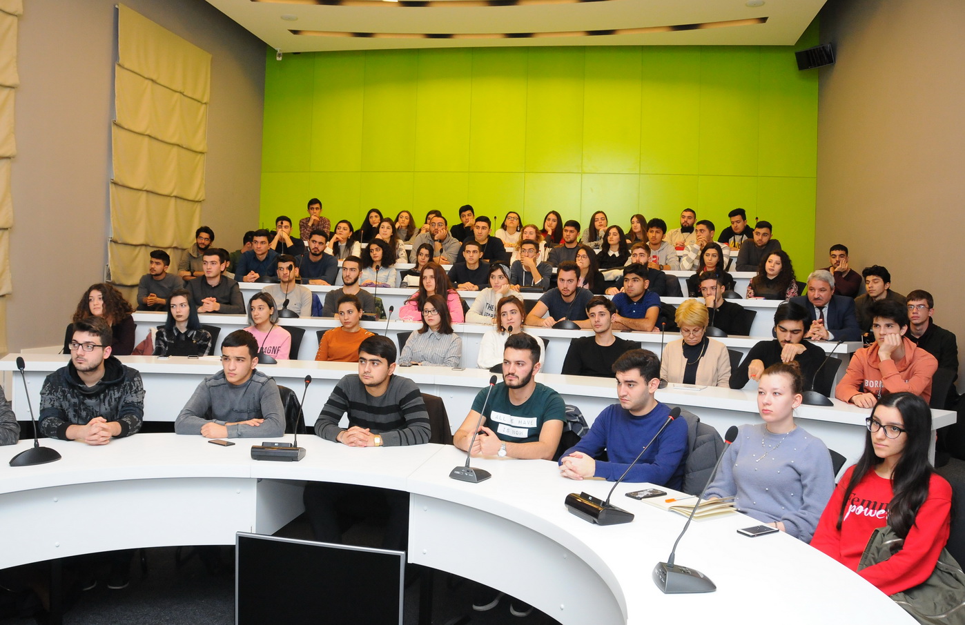 BP-nin vitse prezidenti ADNSU-da seminar keçdi    - FOTO