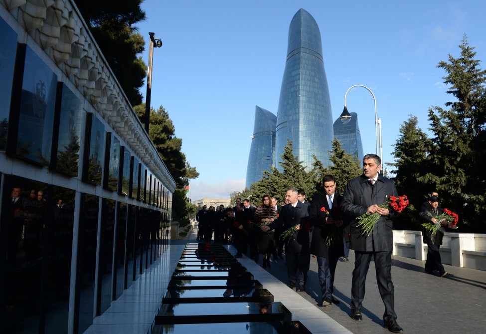 Rabitəçilər Heydər Əliyevin məzarını ziyarət etdi      - FOTO