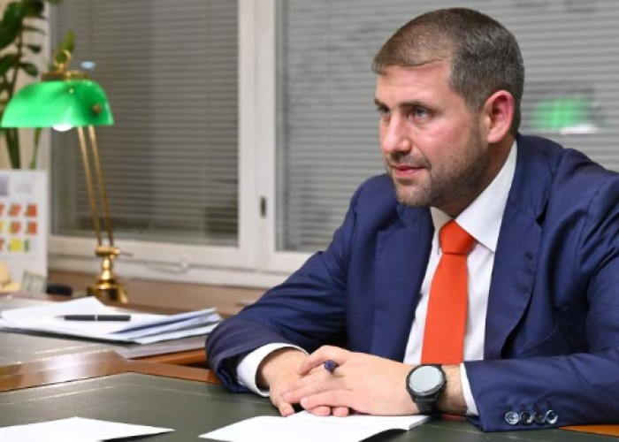 Moldovalı müxalifət lideri Rusiya pasportu aldı 