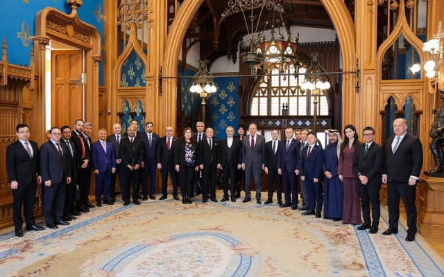Lavrov səfirlərlə Cənubi Qafqazdakı risklərdən DANIŞDI