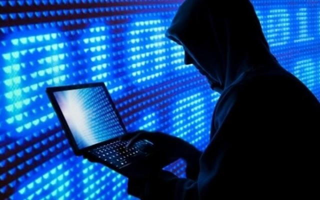 Sosial şəbəkələrdə gəlir qazanmaq vədi ilə dələduzluq edənlər saxlanıldı